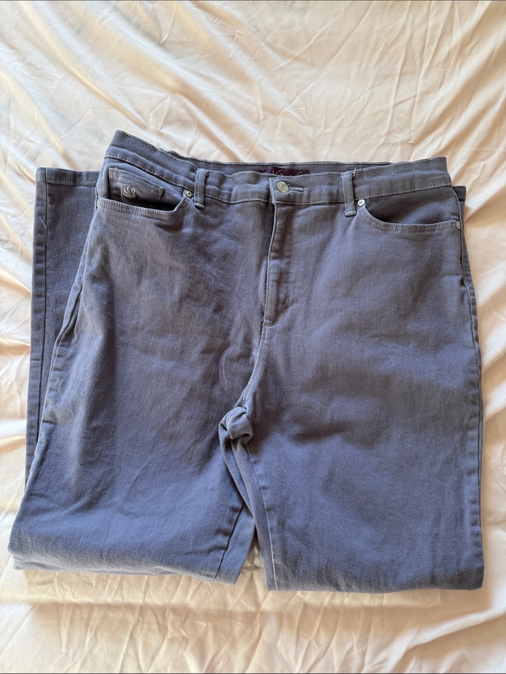 Gloria Vanderbilt Skinny Jeans in Faded Blue - Picture 9 of 9